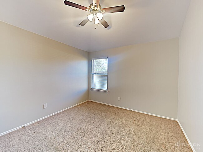 Building Photo - 1701 Bob Dr