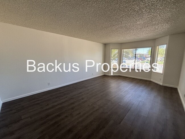 Building Photo - Wonderful Three bedroom Home in Greenfield