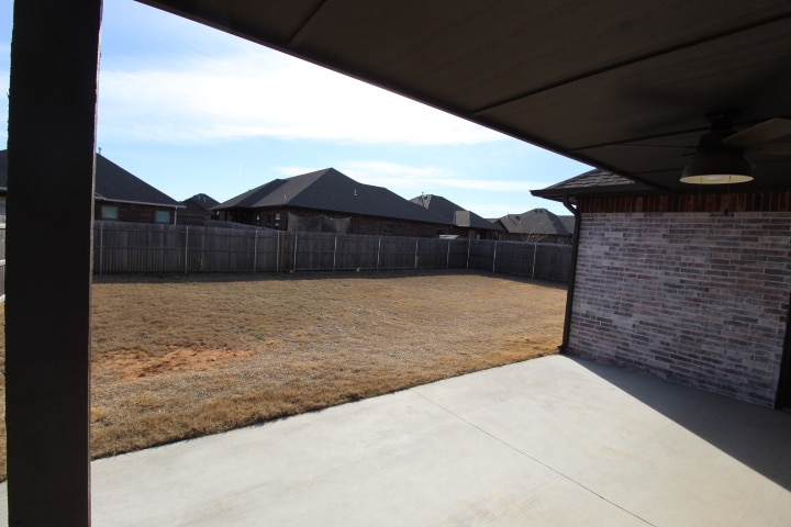 Building Photo - 20558 Pioneer Dr