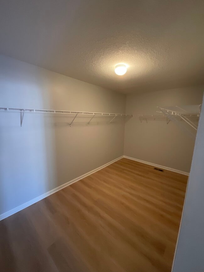 Building Photo - 28862 Cullen Dr