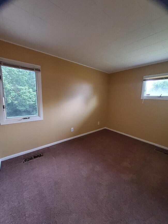 Building Photo - 2828 Packard St