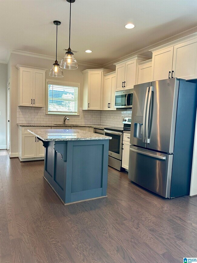 Building Photo - 2090 Springfield Dr