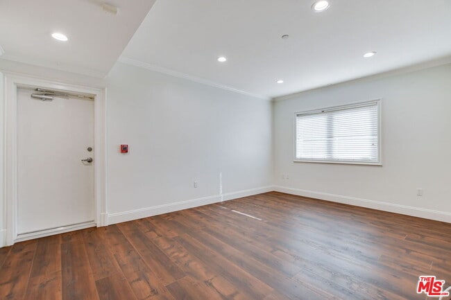 Building Photo - 918 S Wooster St