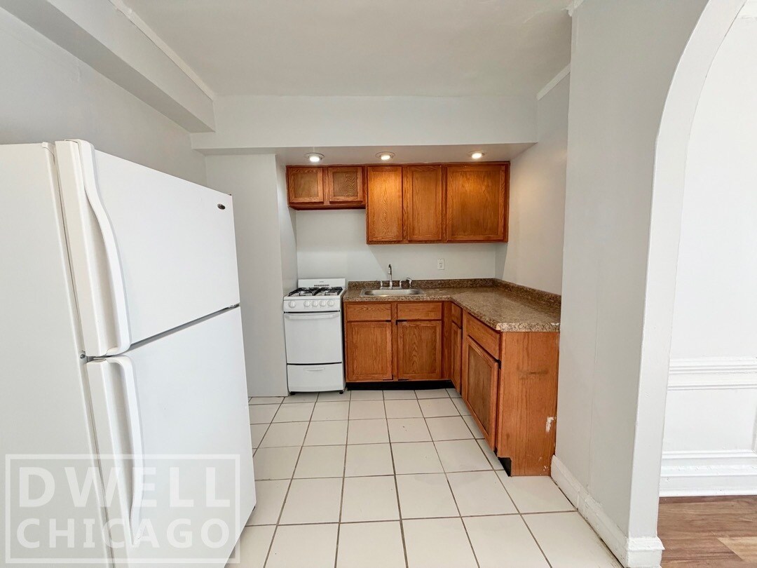 Building Photo - 2325 N Commonwealth Ave