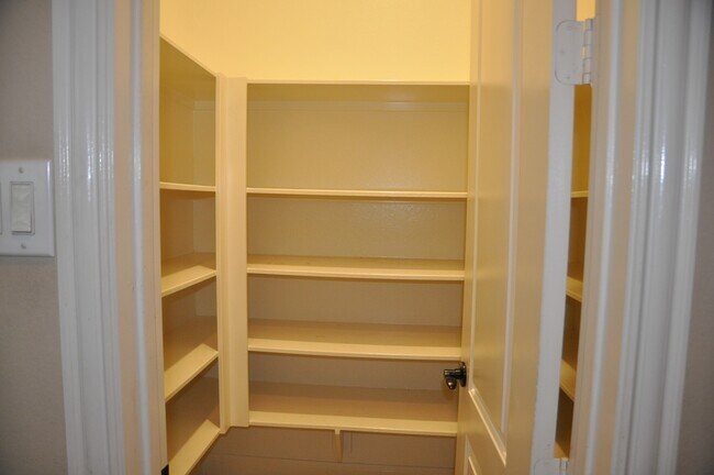 Building Photo - 27619 Lodgemist Ct