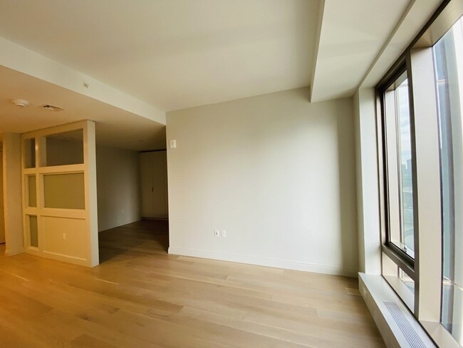 Building Photo - 135 Seaport Blvd