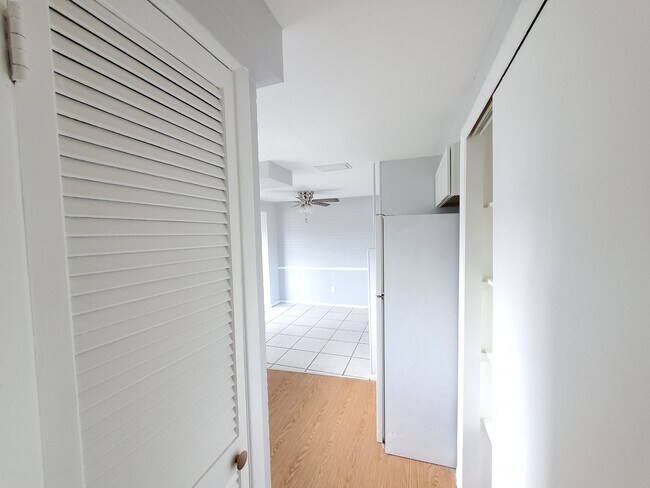 Building Photo - 3330 Rosefield Dr