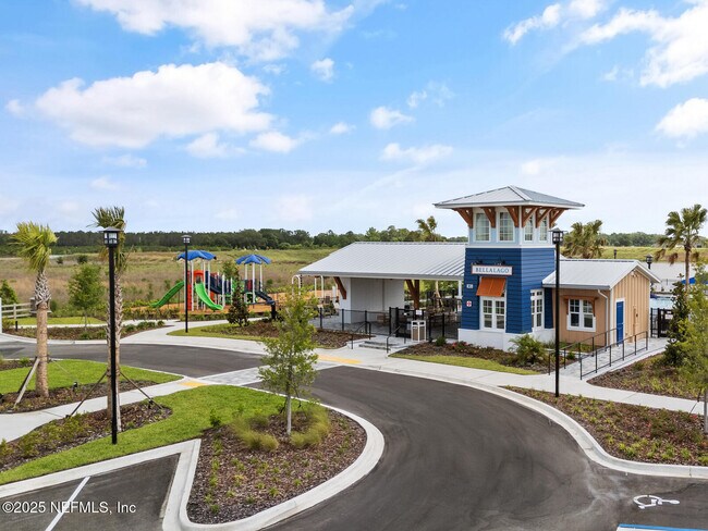 Building Photo - 3299 Lago Vis Dr
