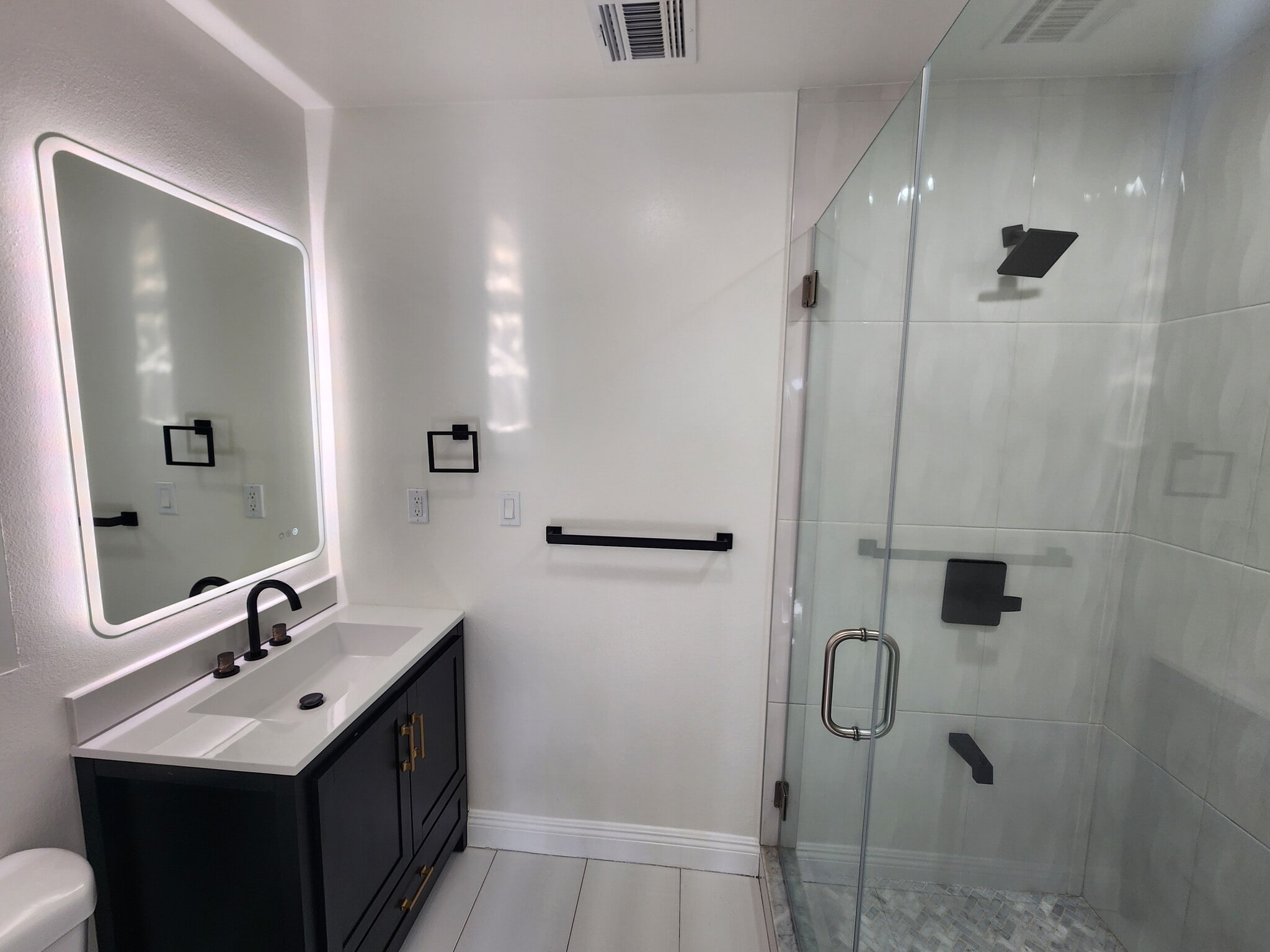 Building Photo - 13132 Hartland St