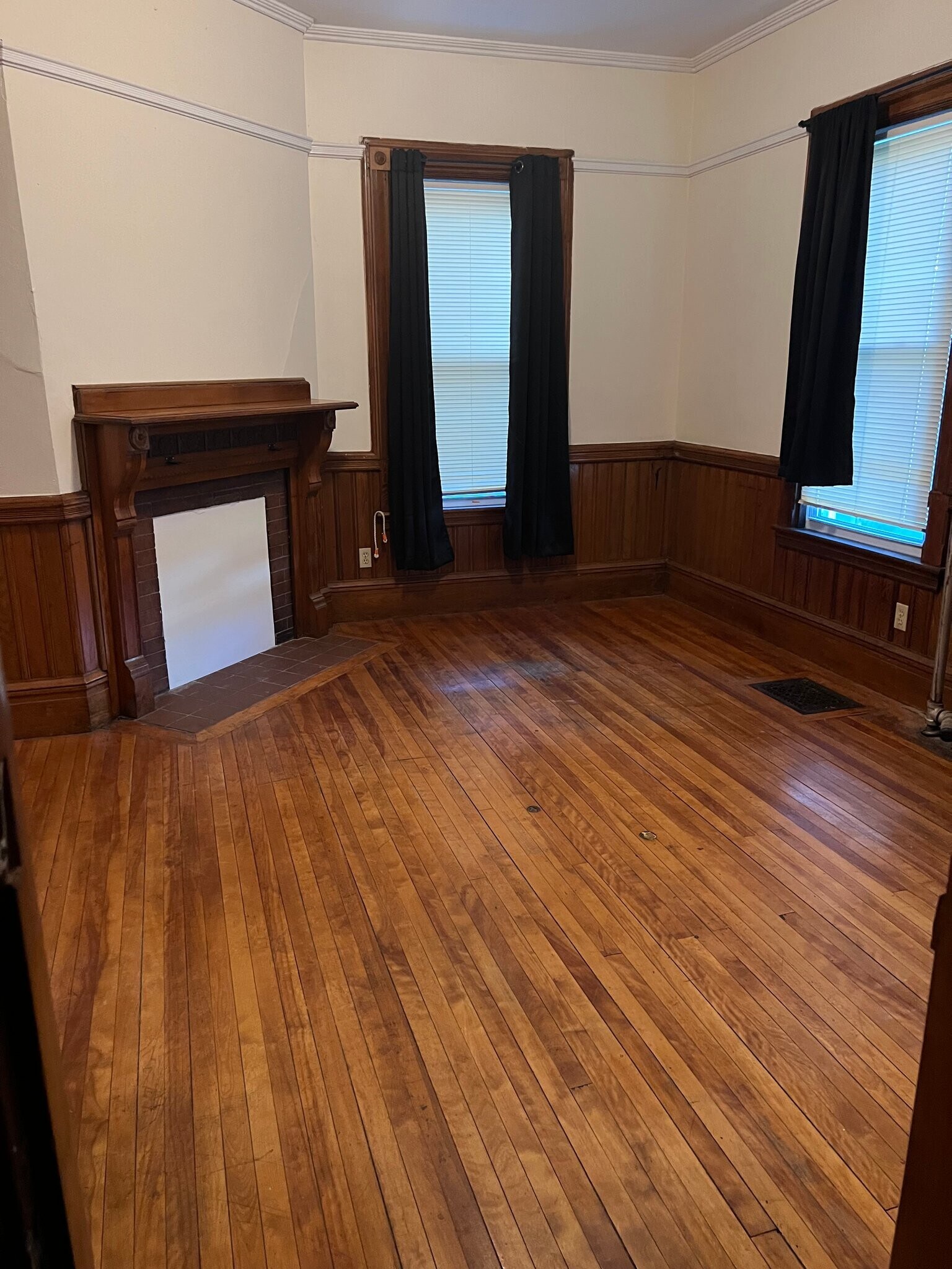 Building Photo - 14 Beacon St