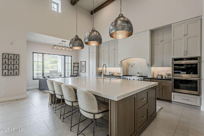 Building Photo - 12016 N Sunset Dr