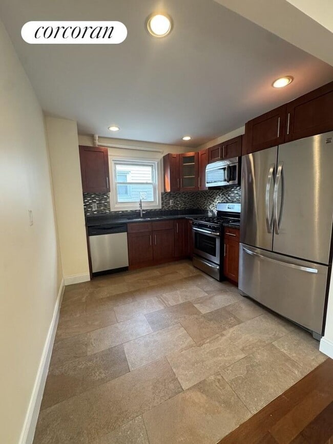 Building Photo - 1-85 Beach 61st St