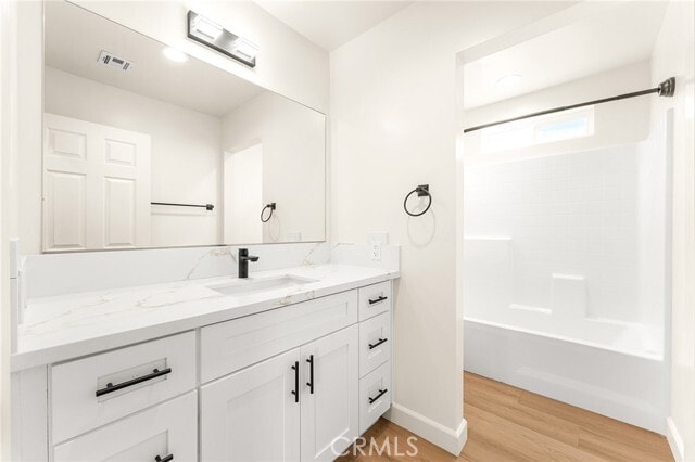 Building Photo - 904 S Hert St