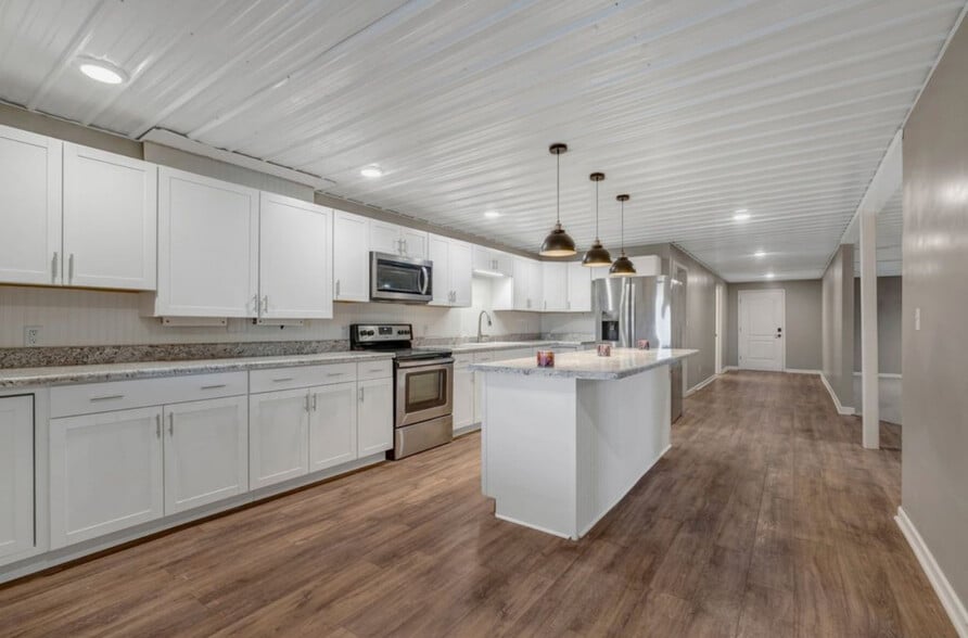 Building Photo - 5440 Eugene Kennedy Ln