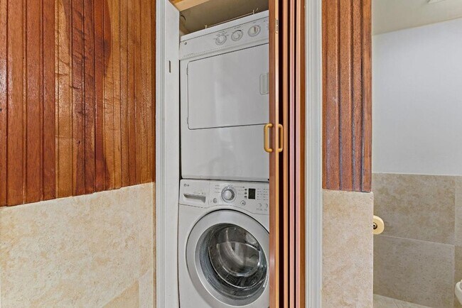 Building Photo - 1605 US-1