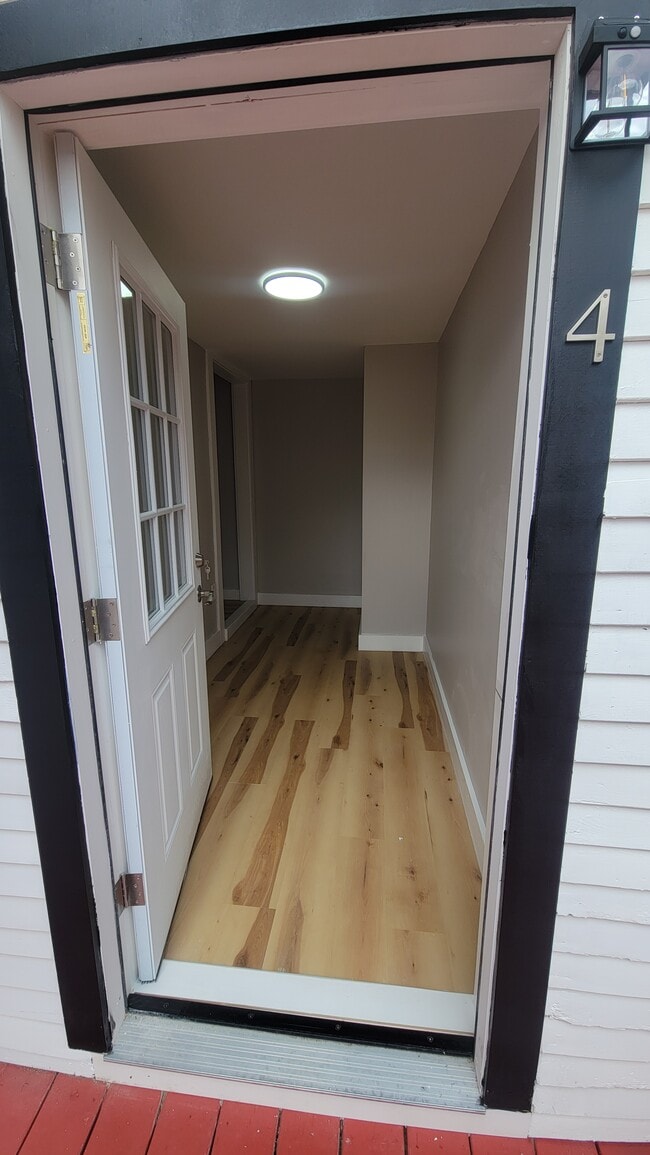 Building Photo - 1130 US-4