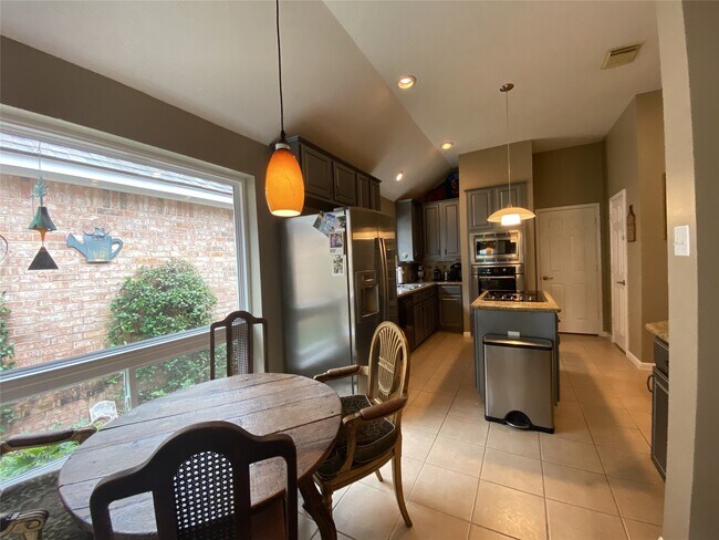 Building Photo - 6906 Afton Woods Dr
