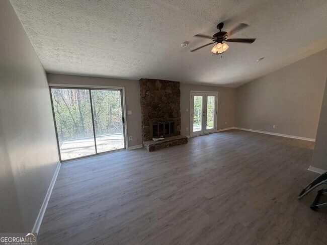 Building Photo - 418 Engle Dr