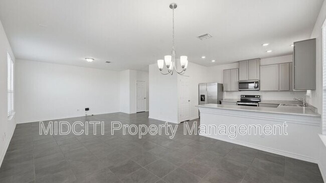 Building Photo - 10419 Salitrillo Bnd