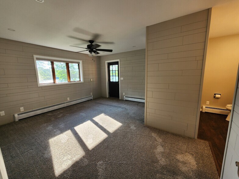 Building Photo - 908 S 48th Ave