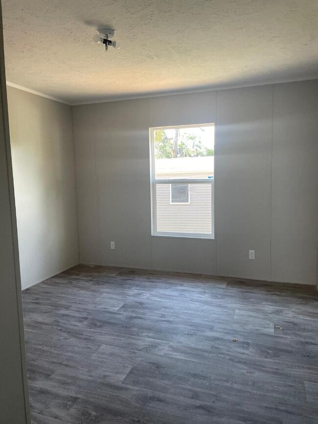 Building Photo - 307 Marcus crt