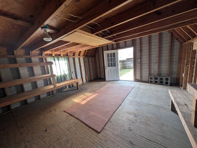 Building Photo - 104 Ponderosa Trail