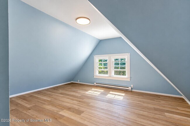 Building Photo - 1638 Sanderson Ave