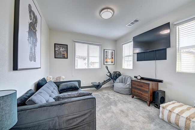 Building Photo - 10572 Acorn Pl