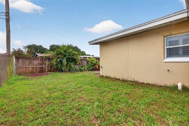 Building Photo - 12496 136th Ln