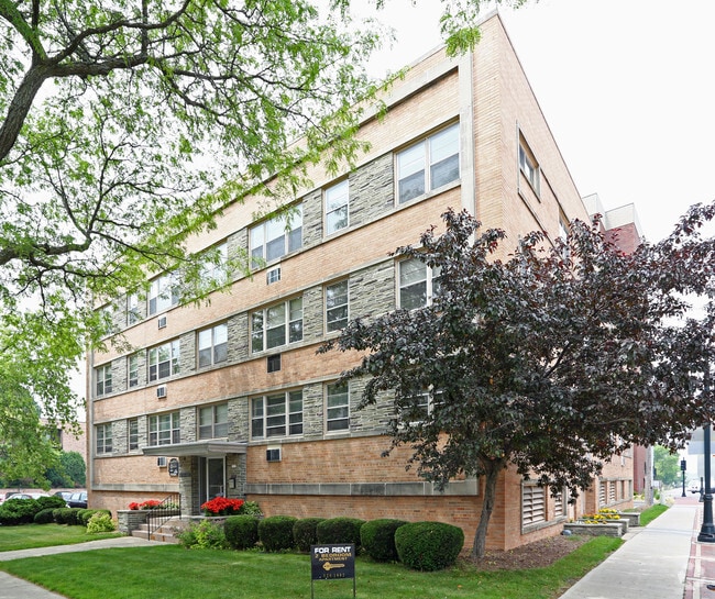 Building Photo - Capitol Crest / Cramer