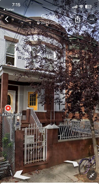 Primary Photo - 564 Ashford St