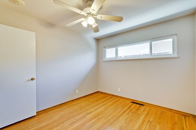 Building Photo - Welcome Home to Beautiful Cambrian Park Ne...