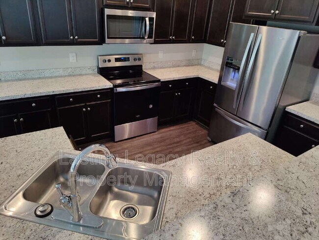 Building Photo - 847 Silver Leaf Dr
