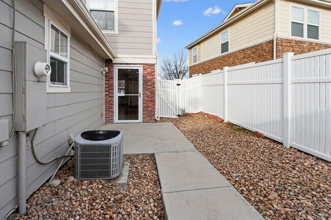 Building Photo - 1226 S Quintero Ct