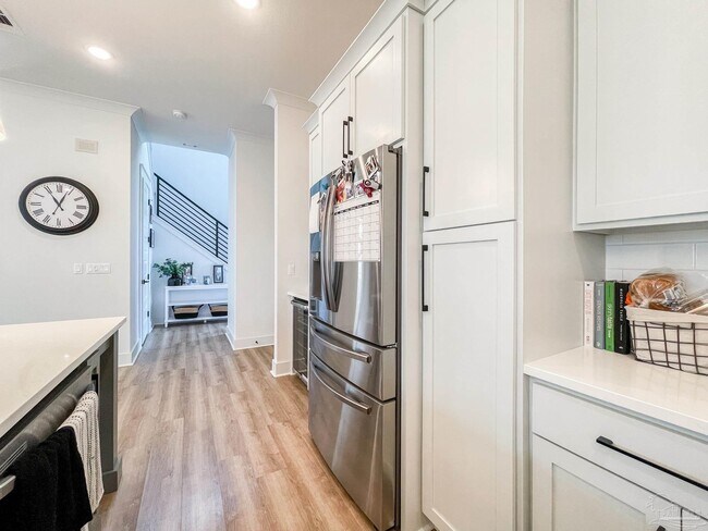 Building Photo - 13805 Red Drum Ct