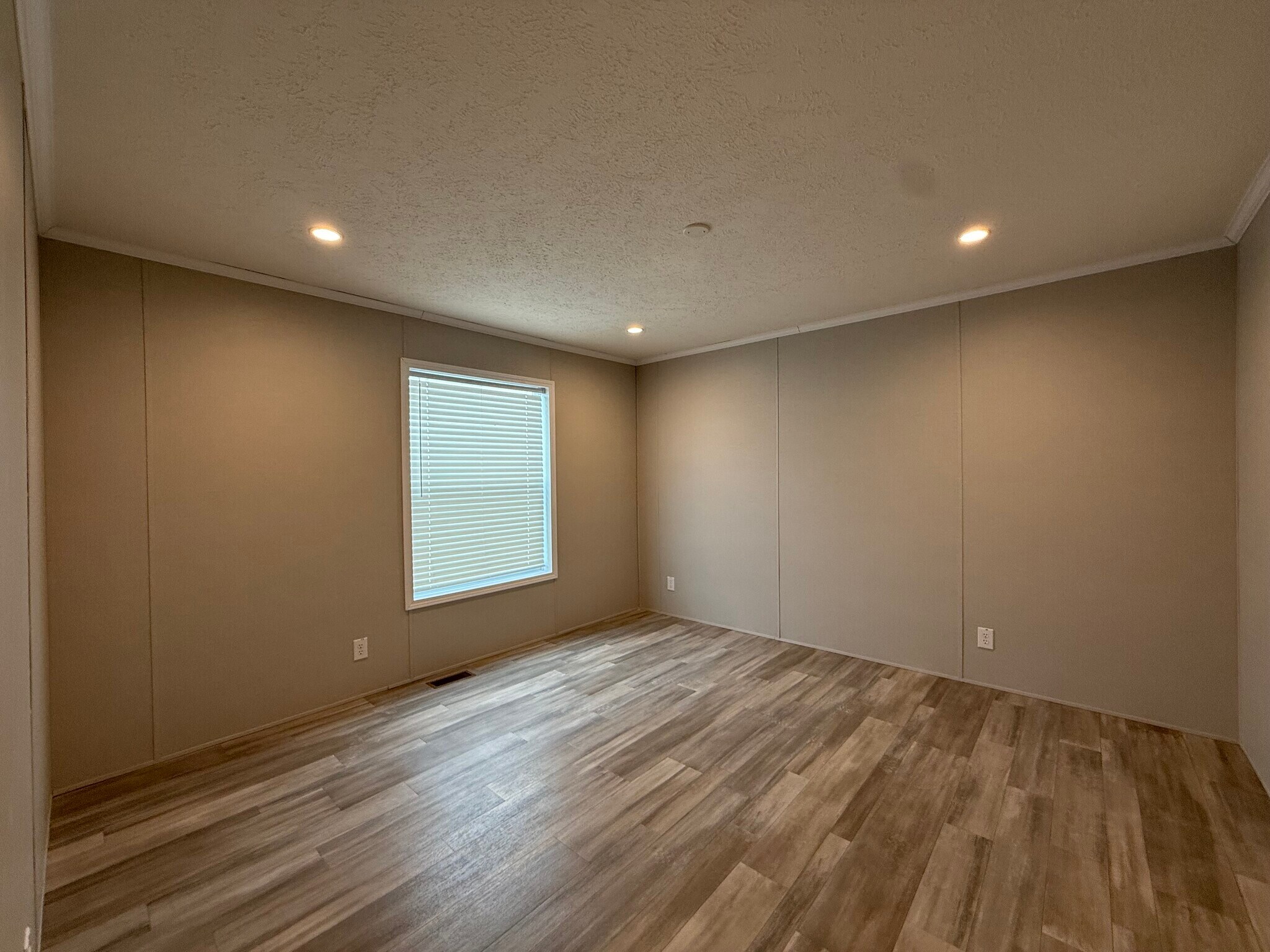 Building Photo - 29811 W Essex Ct