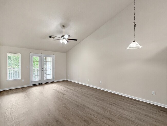 Building Photo - Grand Lakeside Escape: Spacious 3-Bedroom Retreat in Lakeshore Community