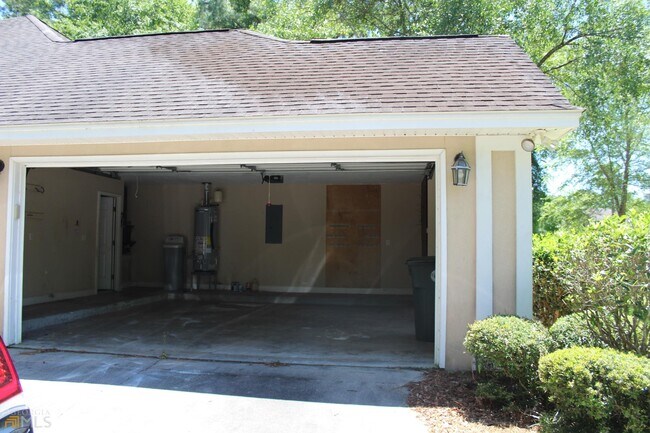 Building Photo - 203 Carrington Way