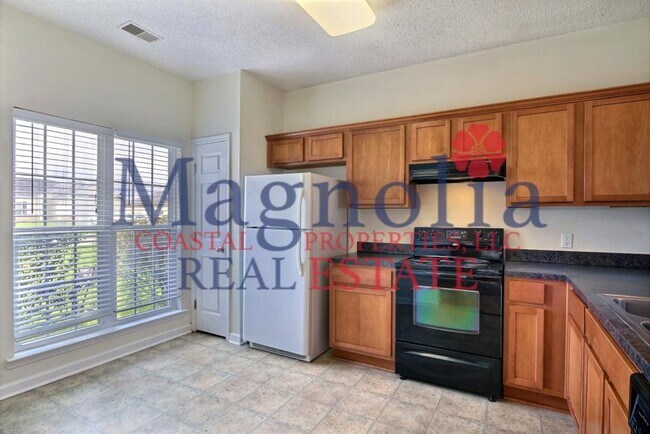 Building Photo - 3 Bedroom 2 Bathroom Live Oak - Richmond Hill