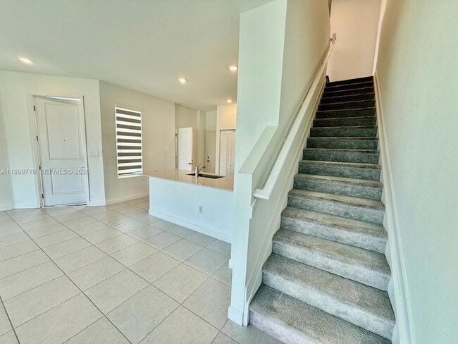 Building Photo - 6931 Harbours Edge Ave