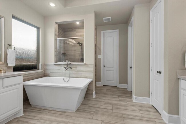 Building Photo - 13918 Oakdale Gln Trce