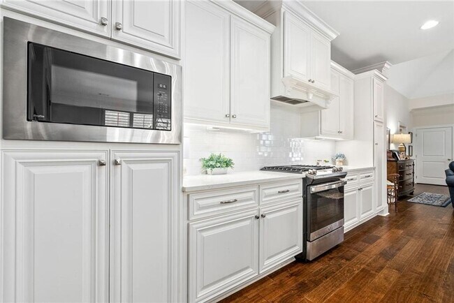 Building Photo - Spacious 4BR Home Near Auburn University –...