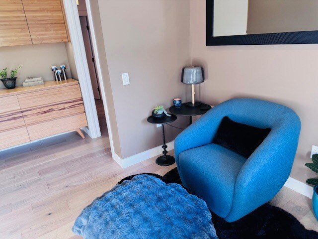 LIving Area - 125 Darlington Ln