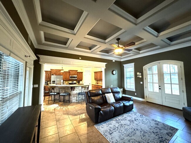 Building Photo - 304 Boulder Dr