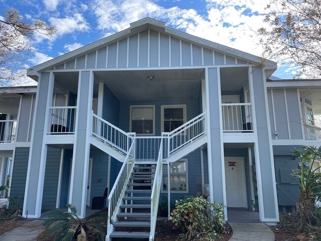 Building Photo - RENT SPECIAL-Regency Park at Lake Mary Corner Unit with Wrap-Around Balcony!