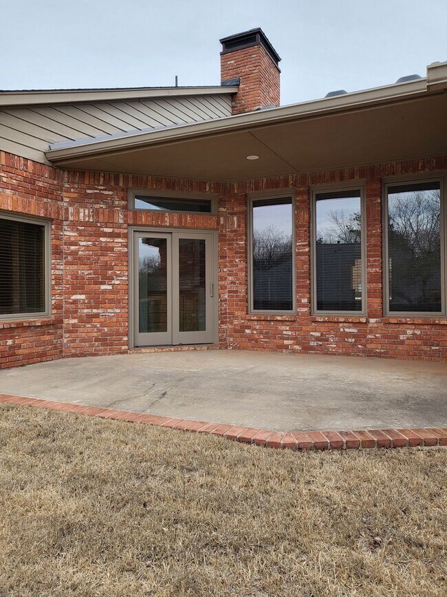 Building Photo - 604 Shadow Grove Ct