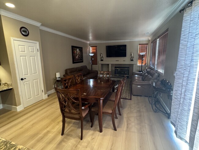 Building Photo - 10 Rhine Cir