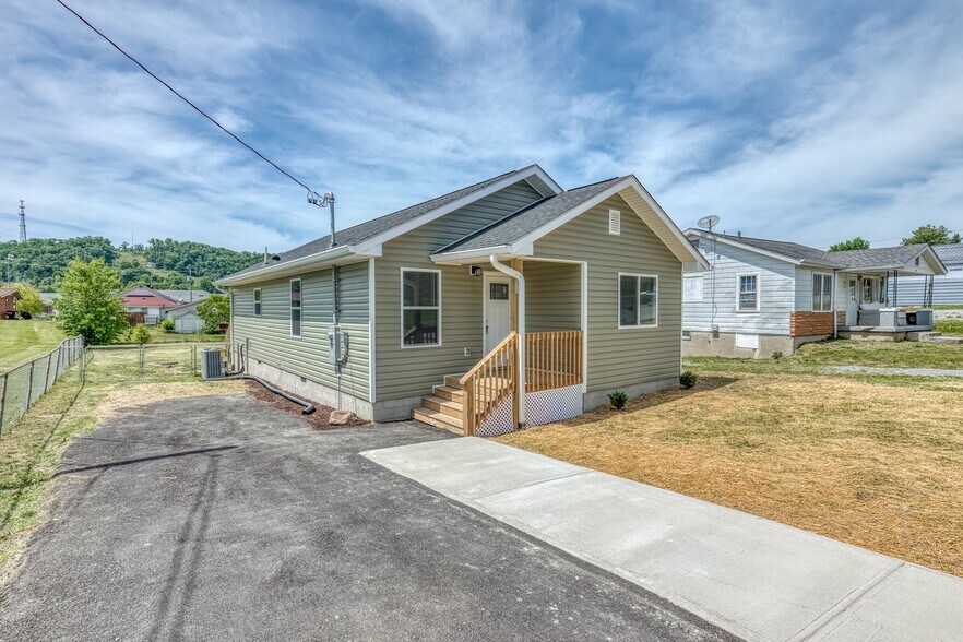 Building Photo - 107 Bettie St