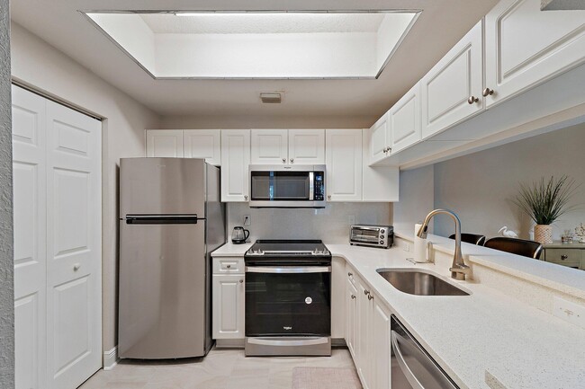 Building Photo - 2809 Amalei Dr