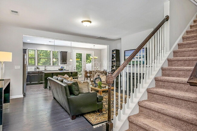 Building Photo - 9449 Glenburn Ln